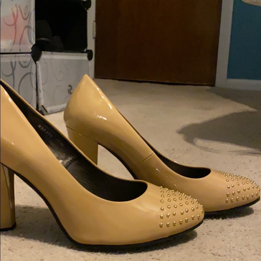 Tan Heels - Picture 9 of 10